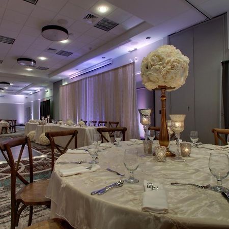 Holiday Inn & Suites Peoria At Grand Prairie By Ihg Экстерьер фото
