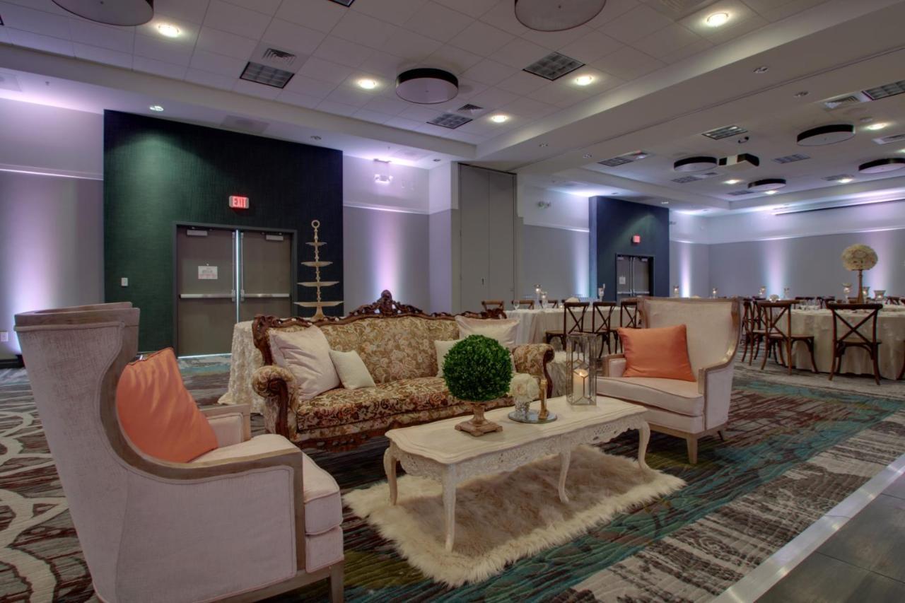 Holiday Inn & Suites Peoria At Grand Prairie By Ihg Экстерьер фото