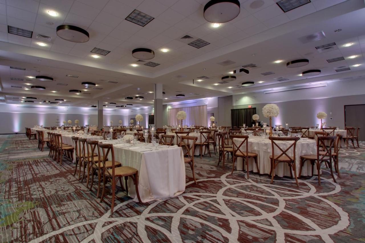 Holiday Inn & Suites Peoria At Grand Prairie By Ihg Экстерьер фото