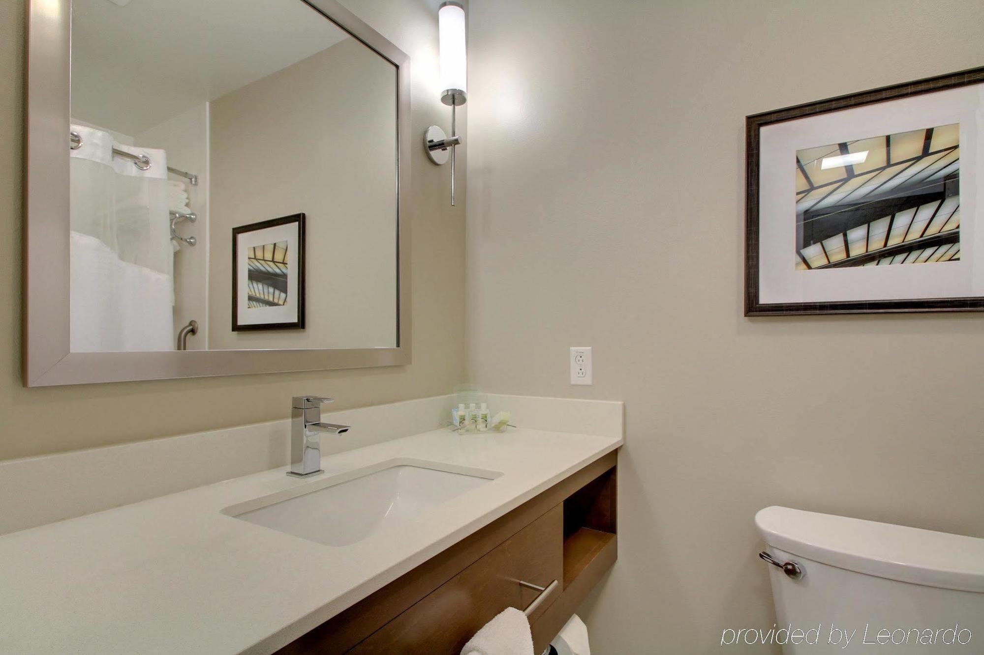Holiday Inn & Suites Peoria At Grand Prairie By Ihg Экстерьер фото