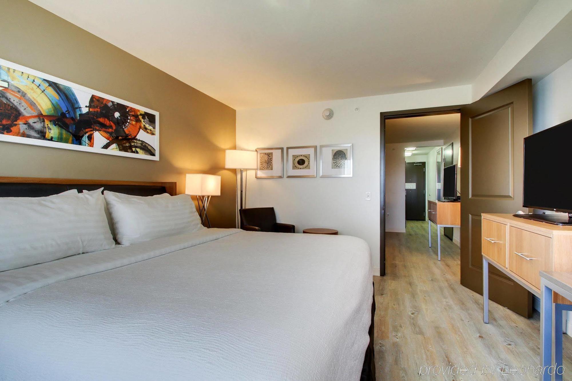Holiday Inn & Suites Peoria At Grand Prairie By Ihg Экстерьер фото