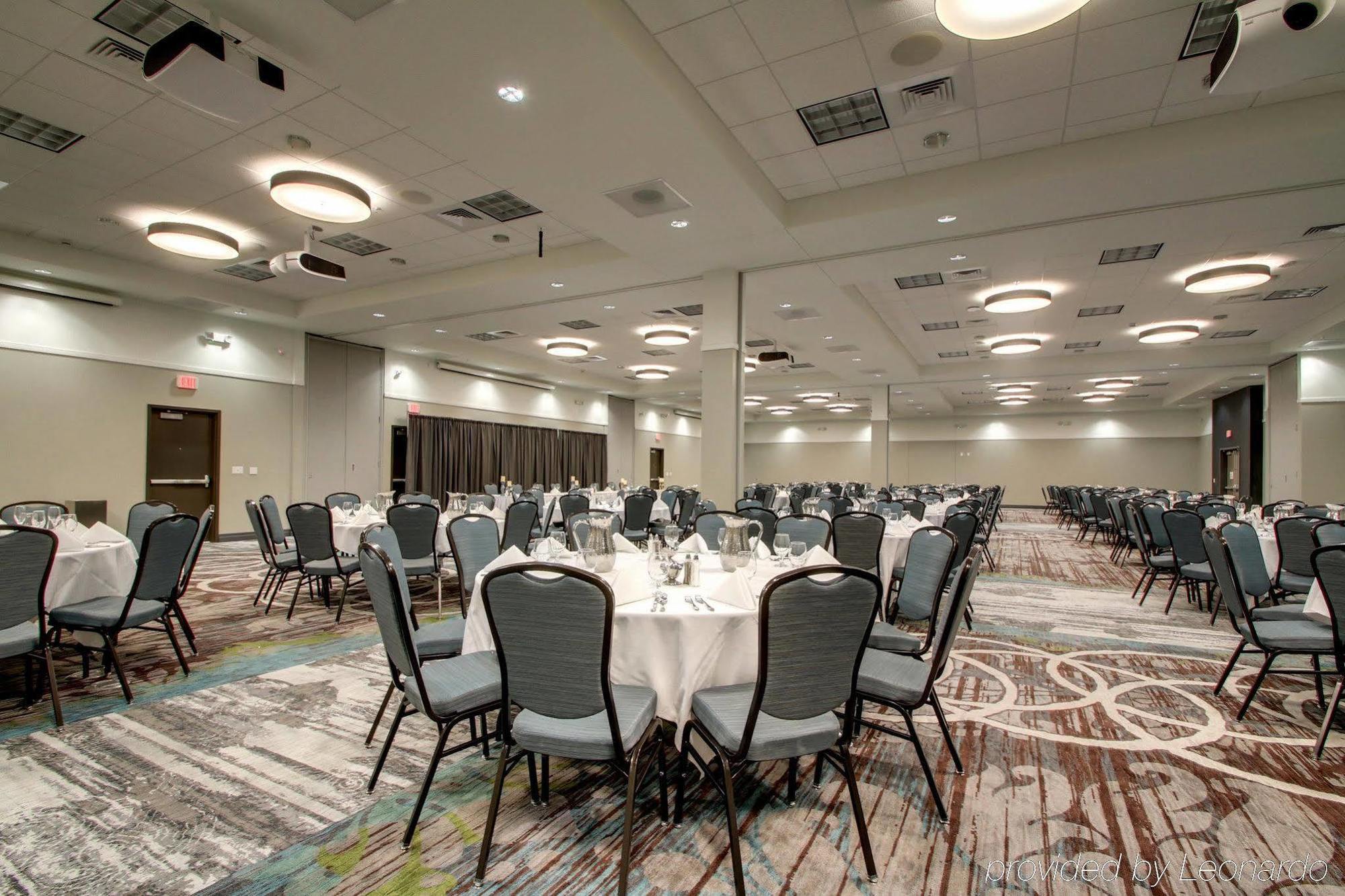 Holiday Inn & Suites Peoria At Grand Prairie By Ihg Экстерьер фото